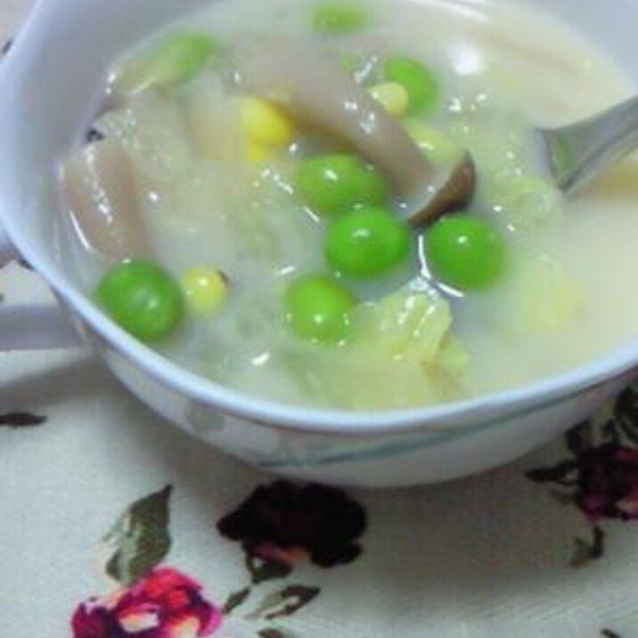 えんどう豆と豆乳のまめ豆スープ